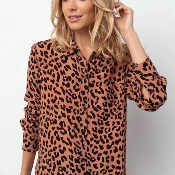 Rails Kathryn Jaguar Print Blouse Button Down Women's Sz Small - Picture 2 of 9